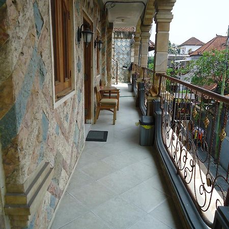 The Reinhold Guesthouse Bali Керобокан Экстерьер фото