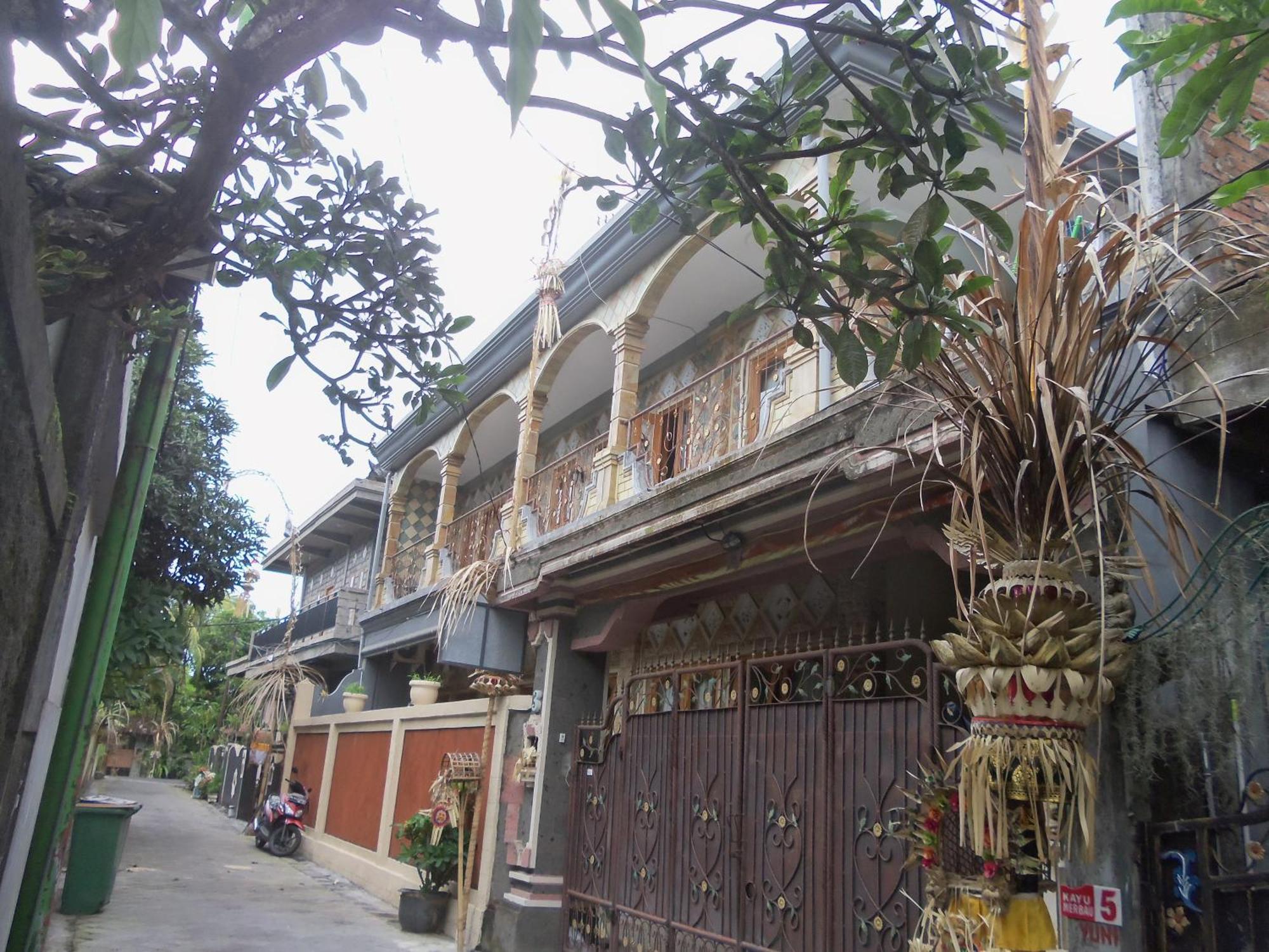 The Reinhold Guesthouse Bali Керобокан Номер фото