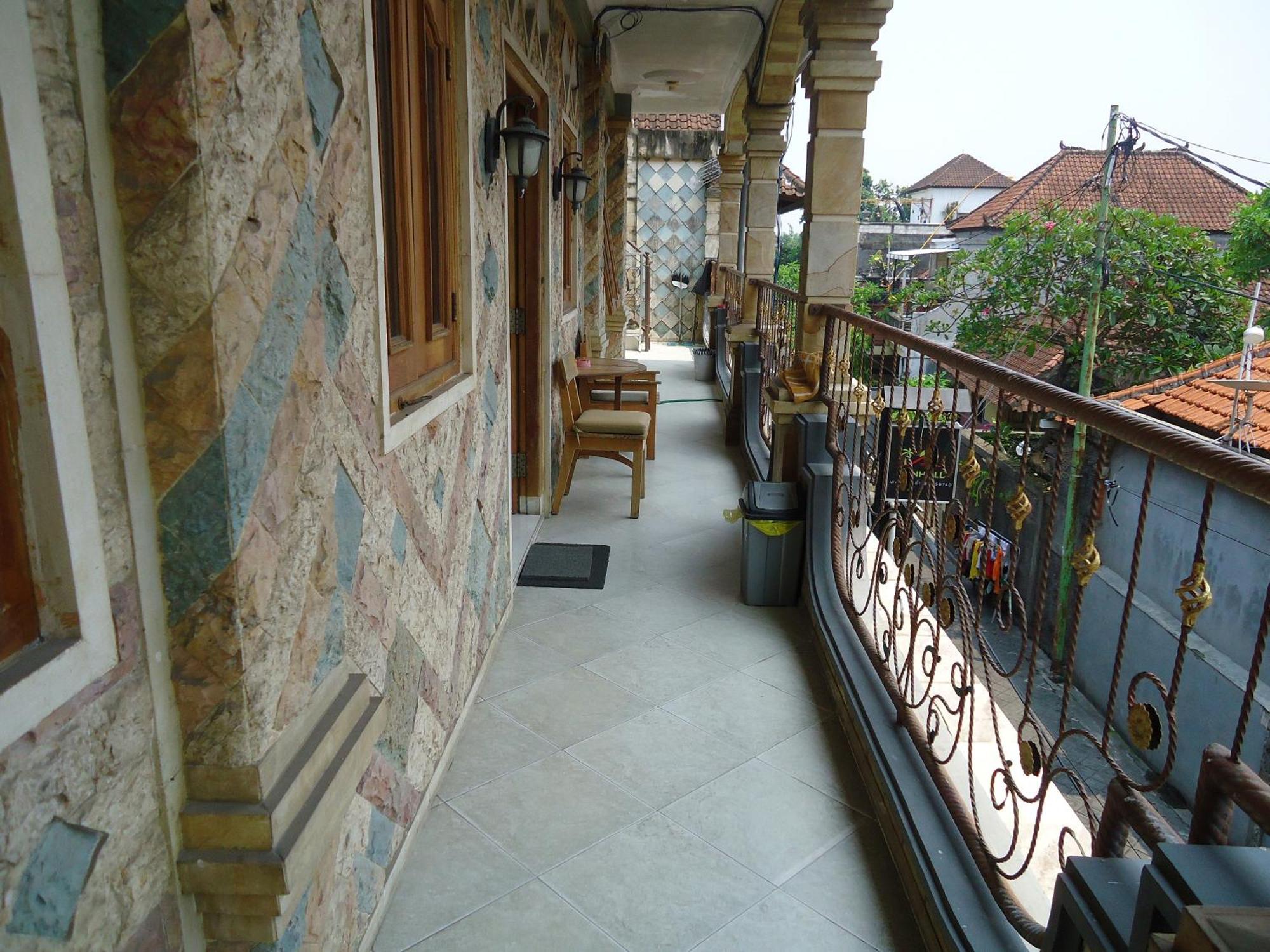 The Reinhold Guesthouse Bali Керобокан Экстерьер фото
