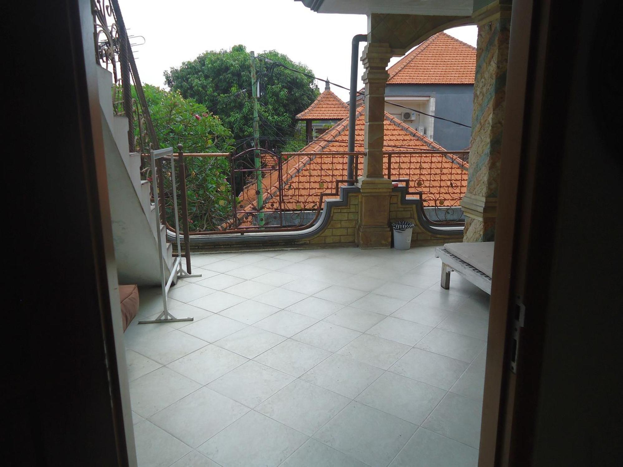 The Reinhold Guesthouse Bali Керобокан Экстерьер фото