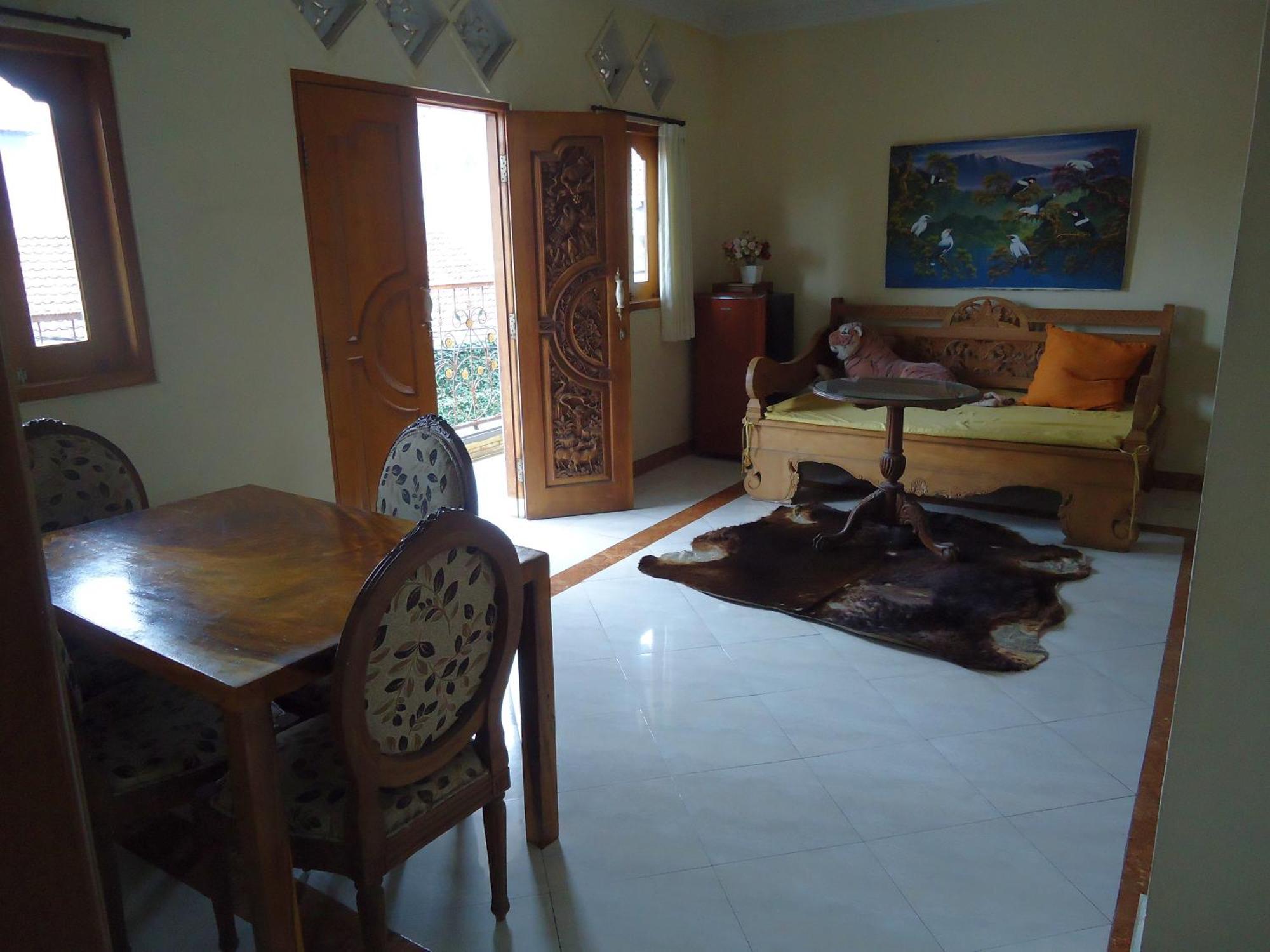 The Reinhold Guesthouse Bali Керобокан Экстерьер фото