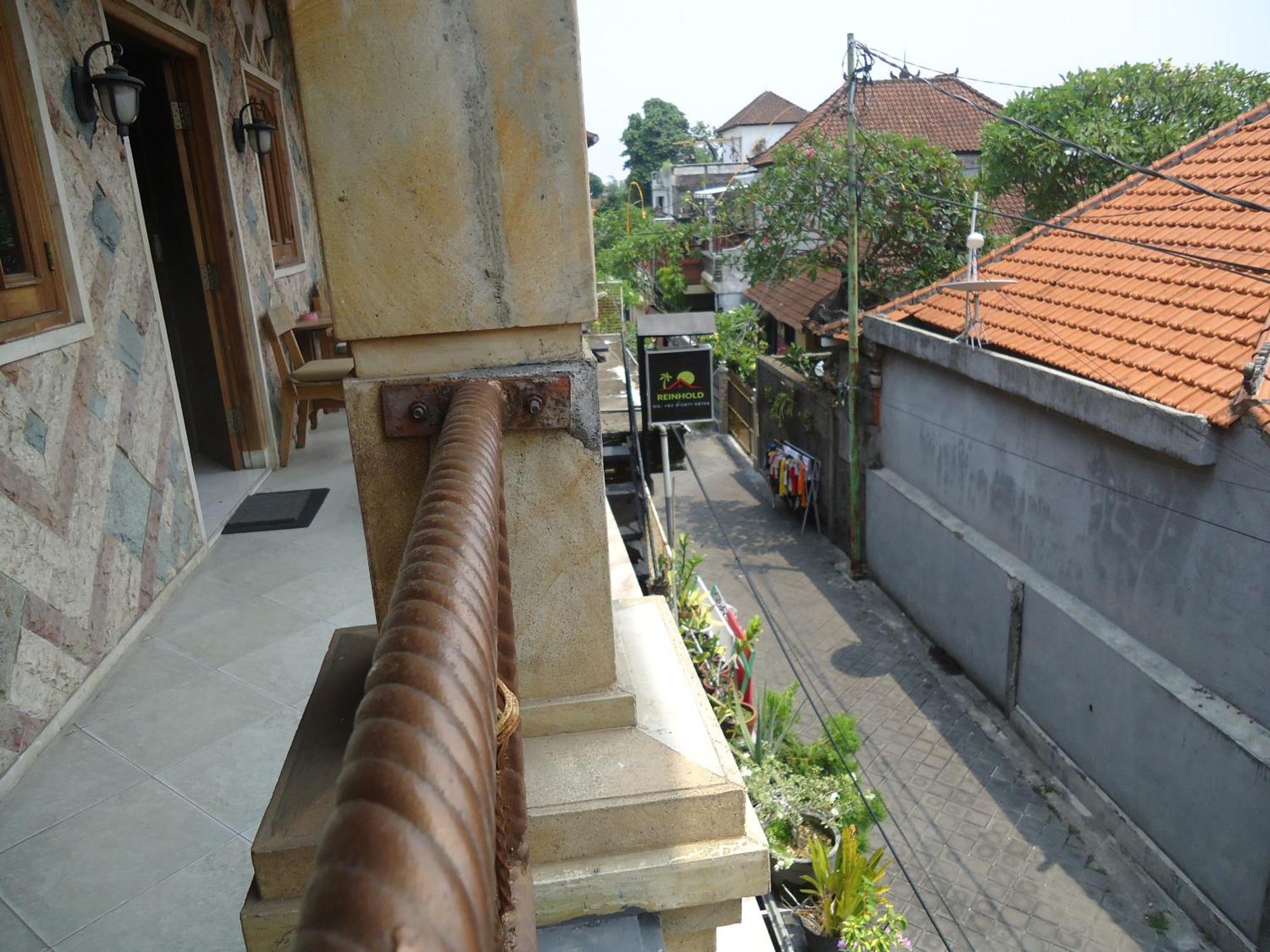 The Reinhold Guesthouse Bali Керобокан Экстерьер фото