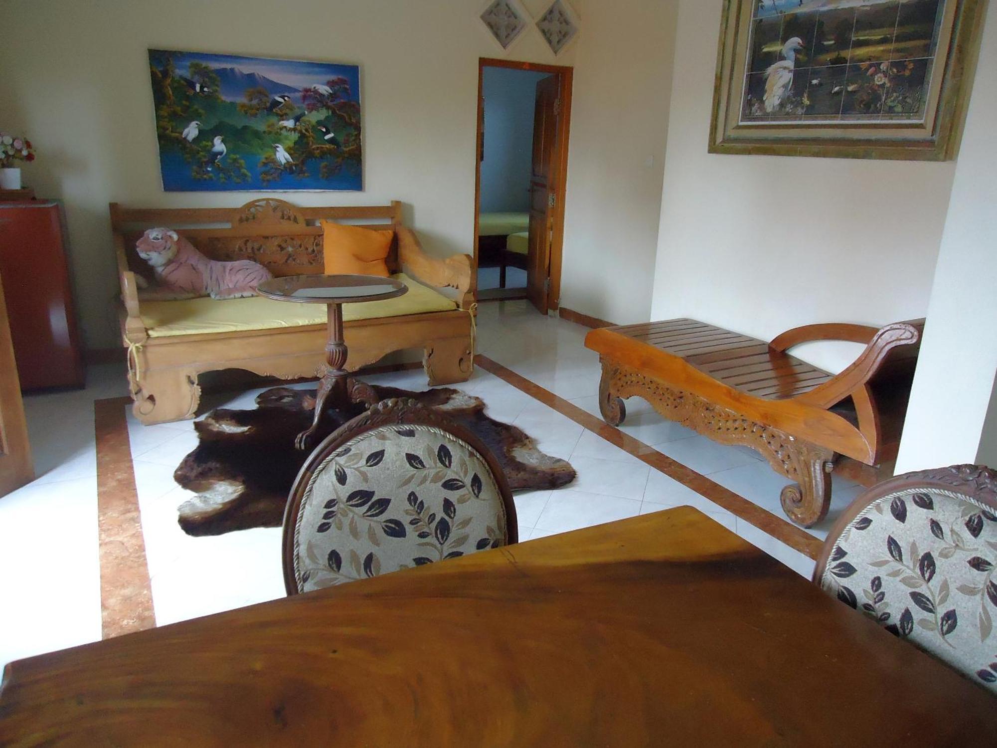The Reinhold Guesthouse Bali Керобокан Экстерьер фото