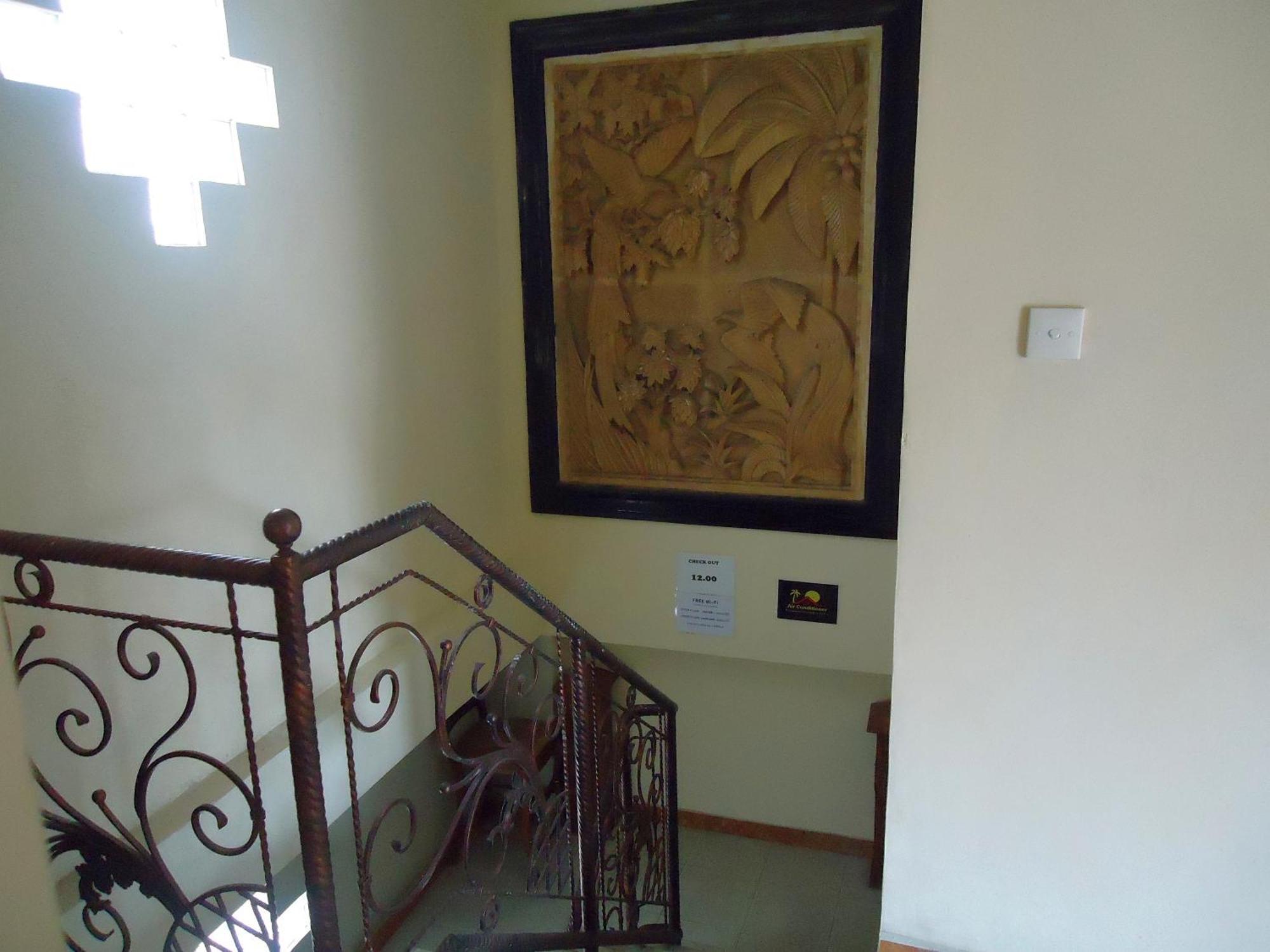 The Reinhold Guesthouse Bali Керобокан Экстерьер фото