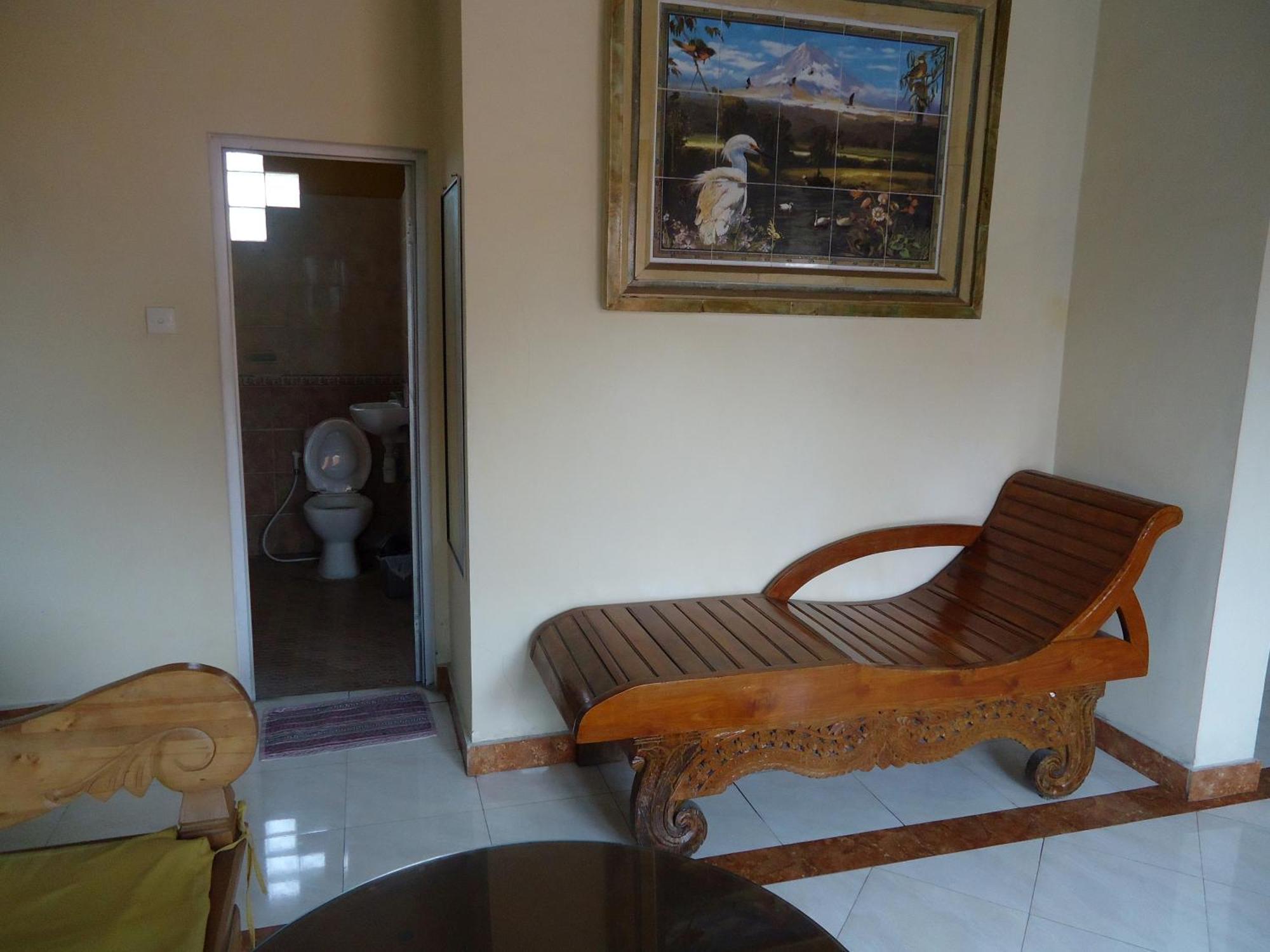 The Reinhold Guesthouse Bali Керобокан Экстерьер фото